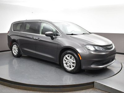 2021 Chrysler Pacifica SXT W/ CarPlay,Android Auto, Heated Seats