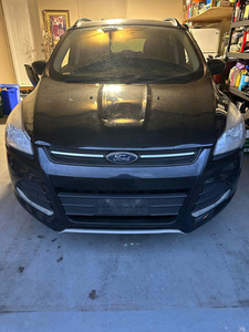 Selling fully loaded 2016 Ford Escape