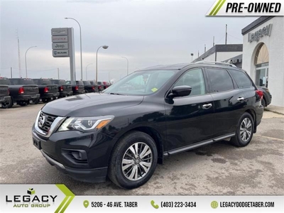 Used Nissan Pathfinder 2017 for sale in Taber, Alberta