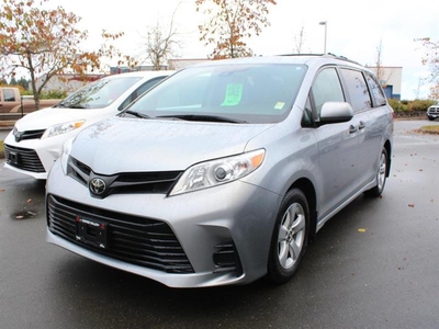 Used Toyota Sienna 2018 for sale in Courtenay, British-Columbia