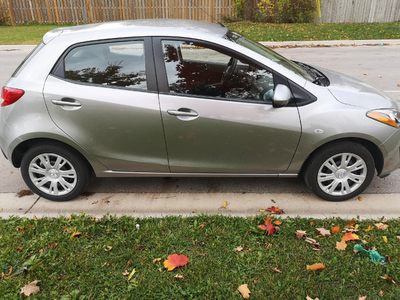 2011 mazda 2 only 17000 kms