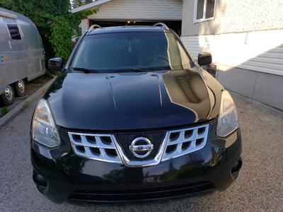 2012 Nissan Rogue SV trim. 97 700km AWD SUV with hitch for sale