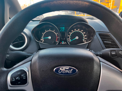 2014 Ford Fiesta SE - Automatic