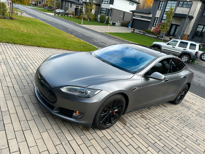 2015 Tesla Model S P90D Ludicrous +
