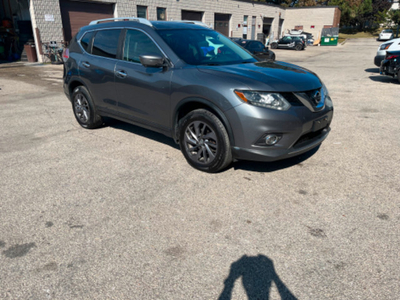 2016 Nissan Rogue SL AWD Loaded $11,900Needs nothing