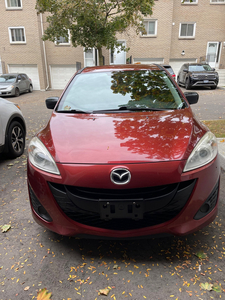 Mazda 5 minivan
