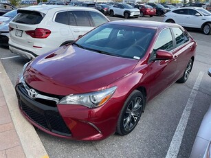 Used Toyota Camry 2016 for sale in Pointe-Claire, Quebec