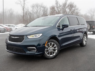 Used Chrysler Pacifica 2022 for sale in st-jerome, Quebec