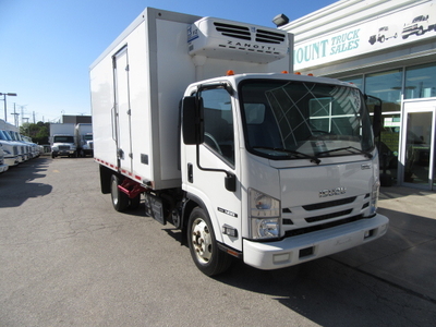 2021 Isuzu NRR DIESEL 14 FT BOX WITH LOW TEMP REEFER / 4 IN STOCK