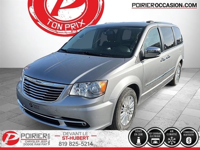 Used Chrysler Town & Country 2016 for sale in Val-d'Or, Quebec