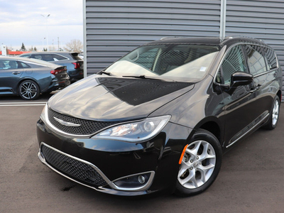 2017 Chrysler Pacifica Touring-L Plus Heated Leather Seats/Wh...