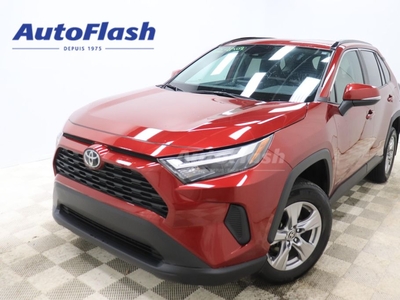 Used 2022 Toyota RAV4 XLE, CAMERA, TOIT OUVRANT, DEMARREUR for Sale in Saint-Hubert, Quebec