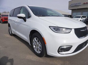 New 2023 Chrysler Pacifica Touring L Power Sliding Doors Stow 'n Go Seating Power Liftgate! for Sale in Weyburn, Saskatchewan
