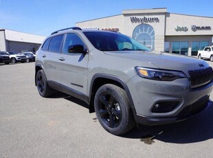 New 2023 Jeep Cherokee Altitude Heated Seats/Wheel Leather 4WD for Sale in Weyburn, Saskatchewan