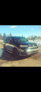 2016 Toyota 4 Runner Limited, 7 seats, leather, tow pack, roof