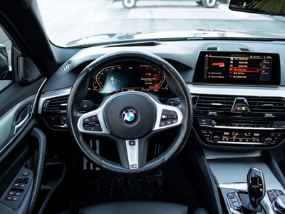 2020 BMW 530