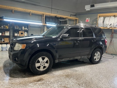 Used 2009 Ford Escape *** AS-IS SALE *** YOU CERTIFY & YOU SAVE!!! ***Limited 4WD V6 * Navigation * Sunroof * Leather Interior * Keyless Entry * Traction/Stability Control for Sale in Cambridge, Ontario