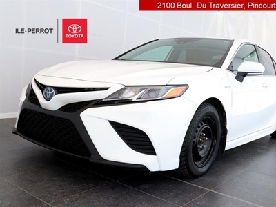 Used Toyota Camry 2019 for sale in Pincourt, Quebec