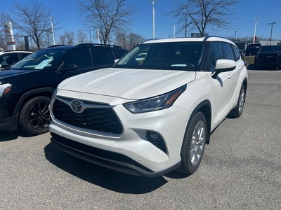 Used Toyota Highlander 2021 for sale in Pincourt, Quebec