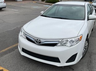 Used Toyota Camry 2014 for sale in Pointe-Claire, Quebec