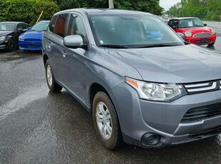 Used 2014 Mitsubishi Outlander ES for Sale in Gloucester, Ontario