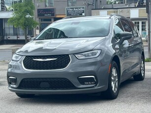 Used 2022 Chrysler Pacifica Touring L - Navigation W/Apple Carplay - Lane Keeping - Blind Spot - Adaptive Cruise - Much More to list for Sale in North York, Ontario
