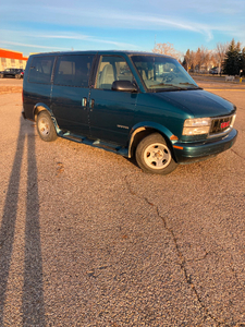 2000 GMC Safari van for sale
