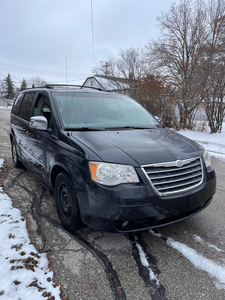 2009 CHRYSLER TOWN AND COUNTRY CLEAN TITLE SAFETIED $8,450