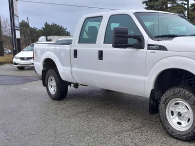 2015 Ford Super Duty F-250 SRW 4x4 - 4 Doors - Tow Package!