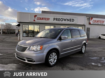2016 Chrysler Town & Country Limited | Rear Entertainment