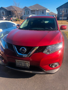2016 Nissan Rogue SW AWD with safety, low kms, 1 owner.