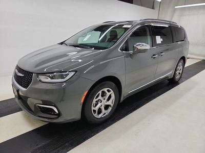 2022 Chrysler Pacifica Limited, Pano Roof, Leather, Nav
