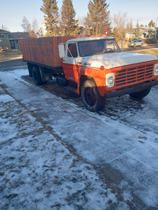 72FORD F600 FOR TRADE