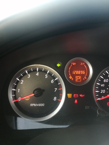 Nissan sentra 2012- 128896 km