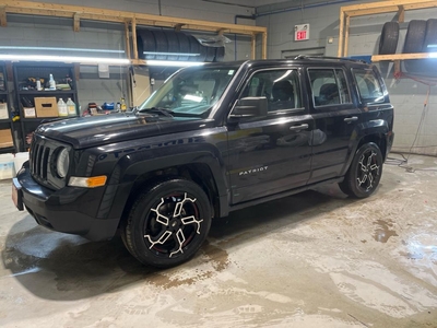 Used 2016 Jeep Patriot SPORT 4X2 * After Market Rims * Air conditioning * Black side roof rails Rear window defroste * Steering Cruise Control * Alloy Rims * AM/FM/CD/AUX * for Sale in Cambridge, Ontario