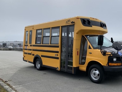 Used 2010 Chevrolet Express G4500 10 Passenger Bus With Wheelchair Accessibility for Sale in Burnaby, British Columbia