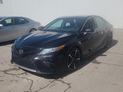 Used 2018 Toyota Camry XSE / FULLY LOADED / PANO ROOF / LEATHER / PUSH START / BLIND SPOT for Sale in Mississauga, Ontario