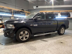 Used 2015 RAM 1500 SPORT CREW CAB 4X4 * Premium Leather Bucket Seats * Sunroof * Navigation * Tonneau Cover * 20 Inch Alloy Wheels * Sport Performance Hood * Rear Window for Sale in Cambridge, Ontario