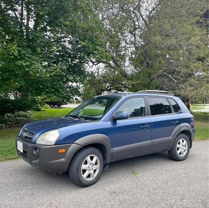 2005 Hyundai Tucson - If ad is up, it is available