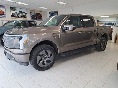 2023 Ford F-150 Lightning LARIAT TOWING PACKAGE *