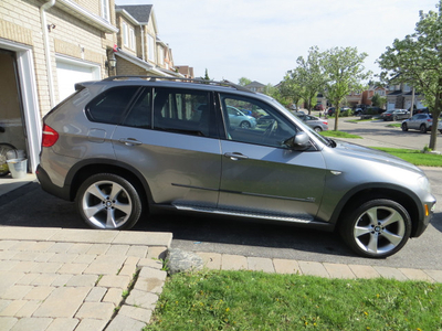 For Sale by Owner: Mint!! 2007 BMW X5 4.8i - Rare 7-Seater!!