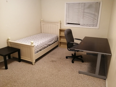 4-8 months lease for one bedroom in Waterloo for students