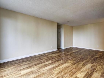 2 Bedroom Apartment Unit Burlington ON For Rent At 2090