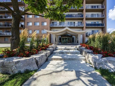 2 Bedroom Apartment Unit Mississauga ON For Rent At 2275