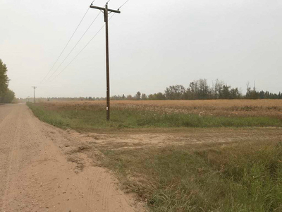 10.67 Acres for sale in Sturgeon County