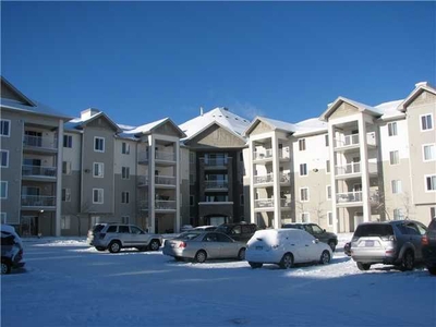 Calgary Apartment For Rent | Somerset | 750 sqft 1BDR+1 Den Condo