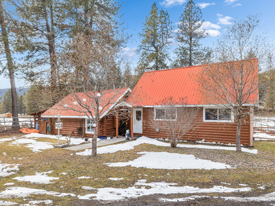 Charming home on 2.6 acres!