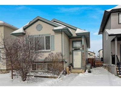 House For Sale In Cobblestone, Grande Prairie, Alberta