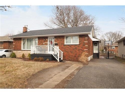House For Sale In Fairview, Brantford, Ontario