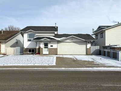 House For Sale In NE Crescent Heights, Medicine Hat, Alberta